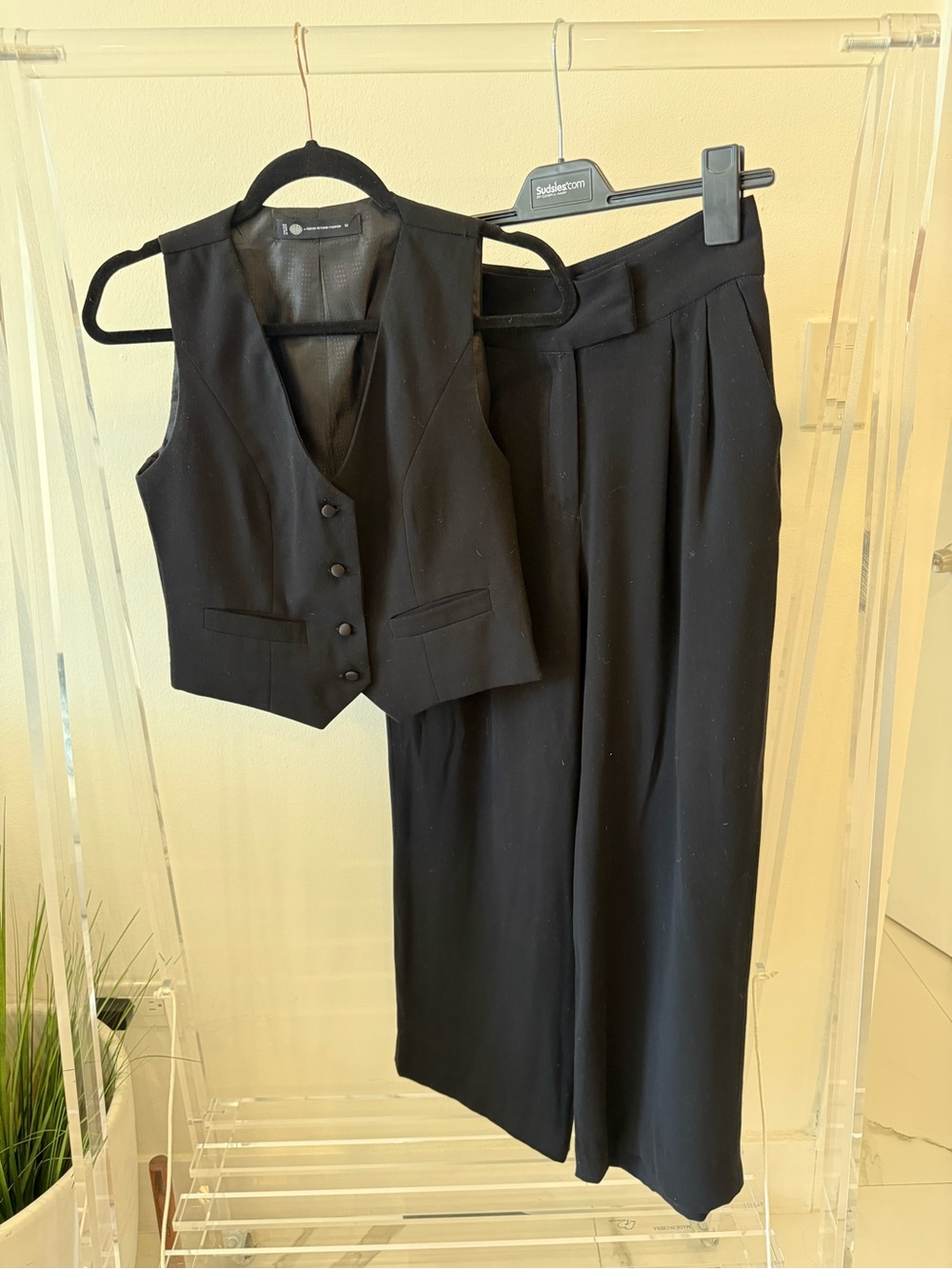 Black Women's Tailored Vest & Wide-Leg Pants Set